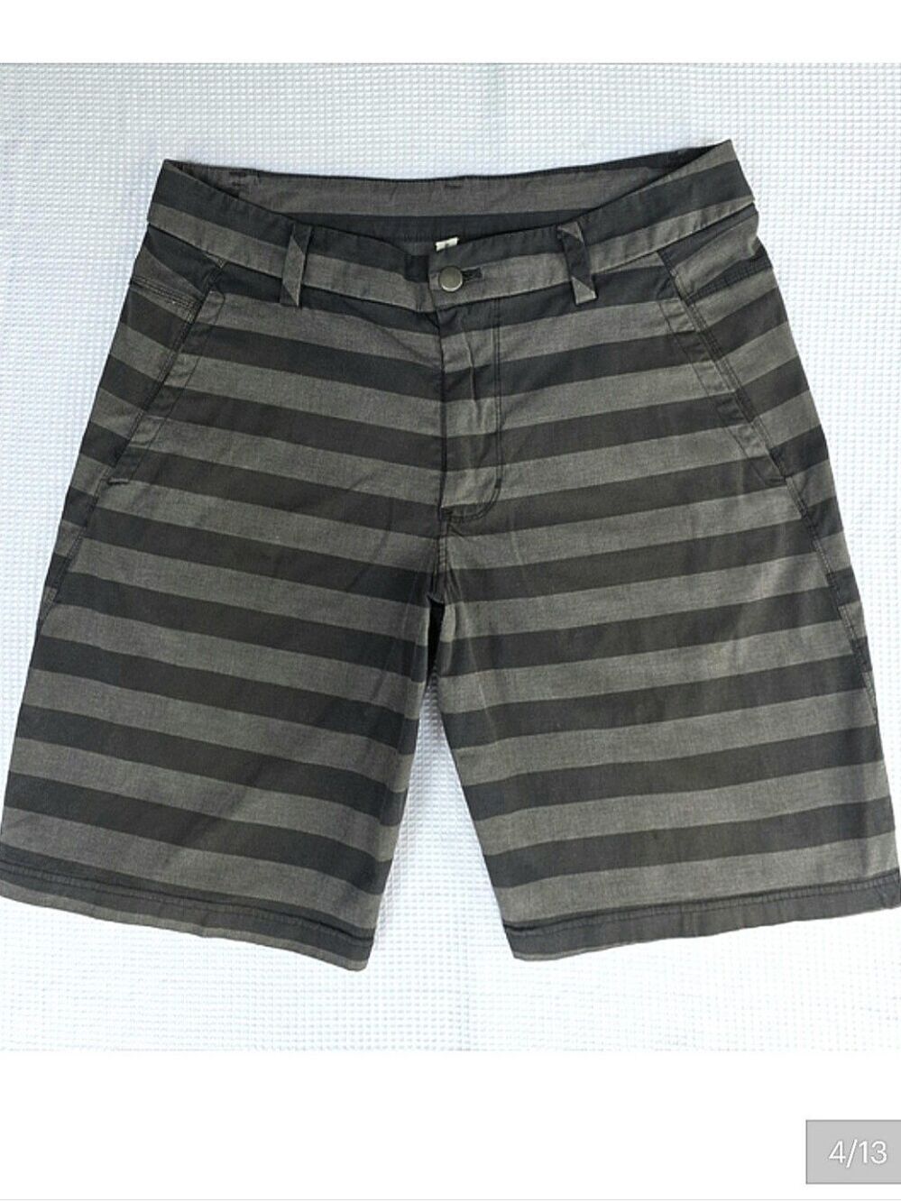 Lululemon Kahuna 2.0 Golf Shorts Men’s 34 Gray Stripe Casual Stretch Flat Front